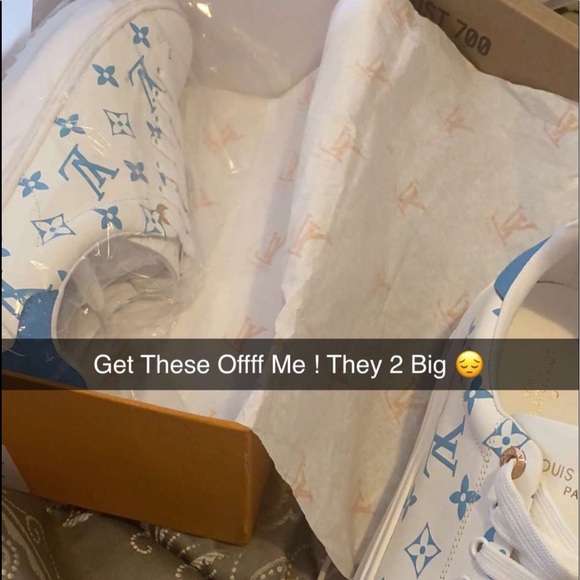 im selling Louis Vuitton nothing wrong with the shoe there new. - Picture 2 of 7